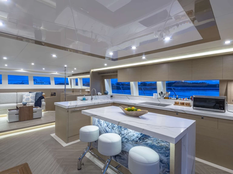 Luxury Yacht rental in Nassau - Horizon OMAKASE