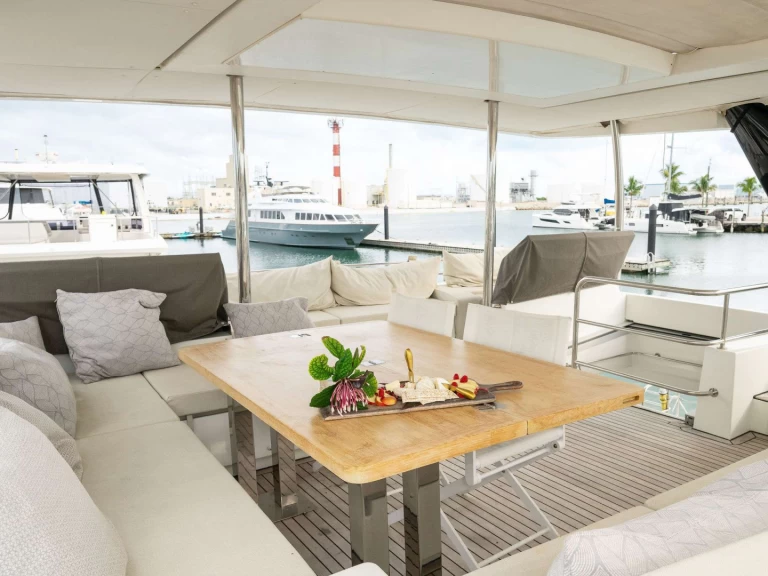 Bareboat Rental Luxury Yacht Lagoon with a boat licence