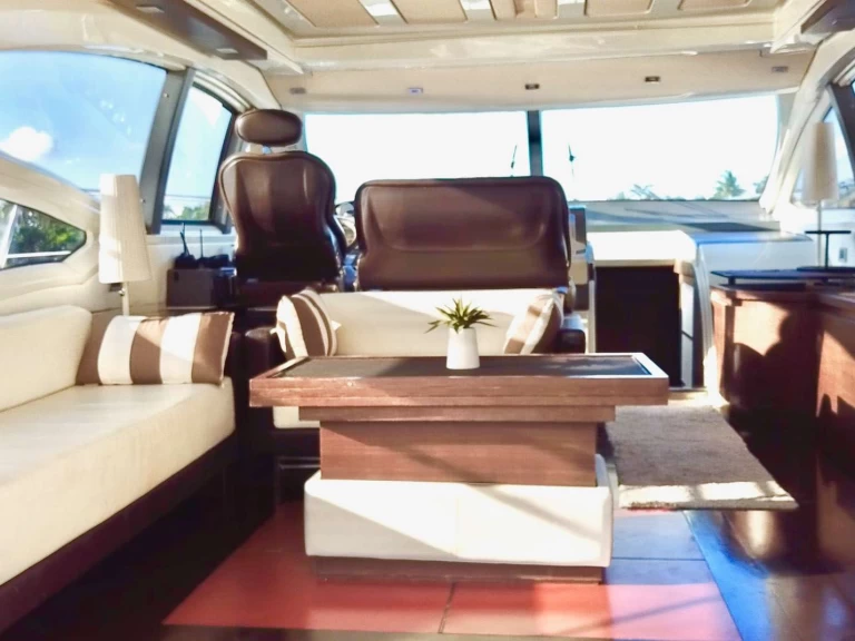 Boat rental Azimut Warren Kelly in Miami Beach on Samboat