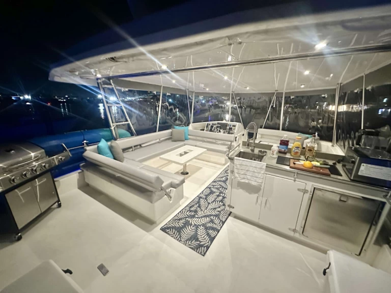 Luxury Yacht for rent Bahamas at the best price