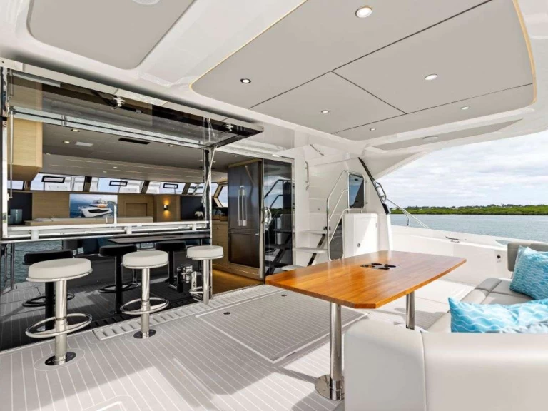 Bareboat Rental Luxury Yacht Aquila with a boat licence