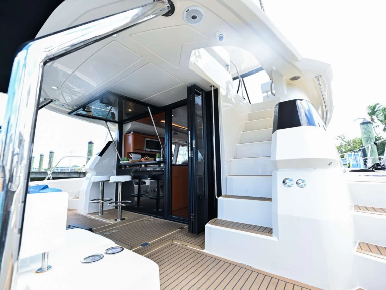 Aquila Beach Boomer I in Bahamas on SamBoat