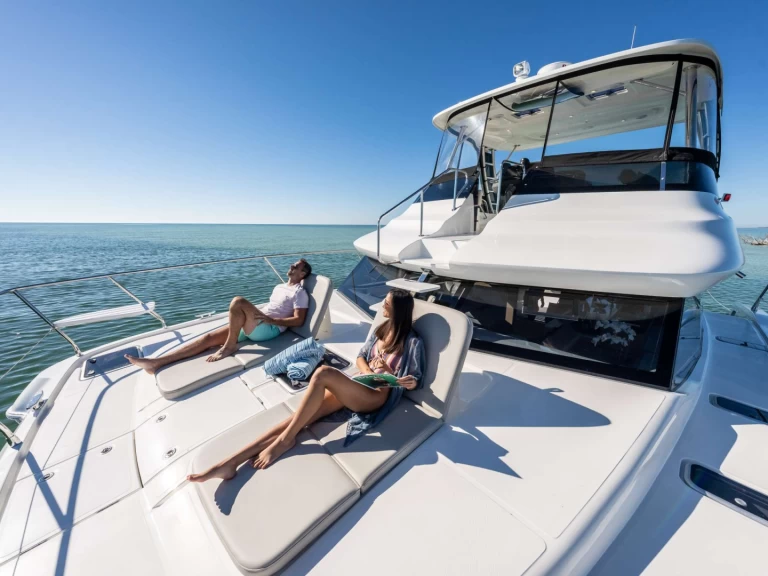 Bareboat Rental Luxury Yacht Aquila with a boat licence