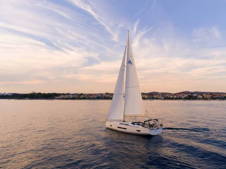 Sailboat rental in Šibenik - Hanse Hanse 460