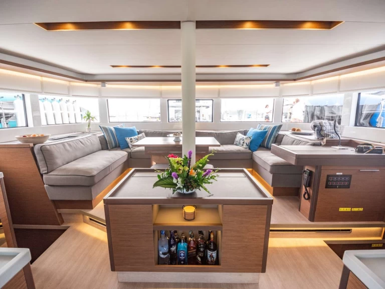 Boat rental Lagoon SCUBA DOO  in Tortola on Samboat