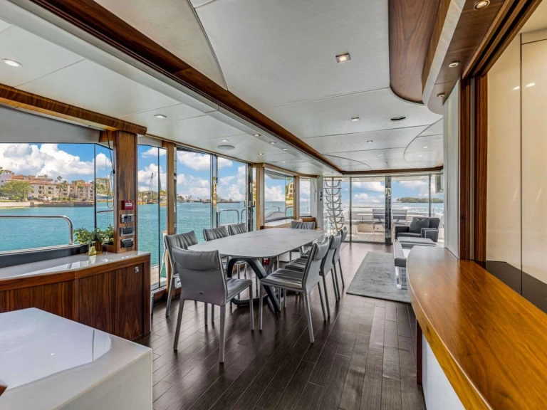 Luxury Yacht rental with or without captain Sunseeker Miami