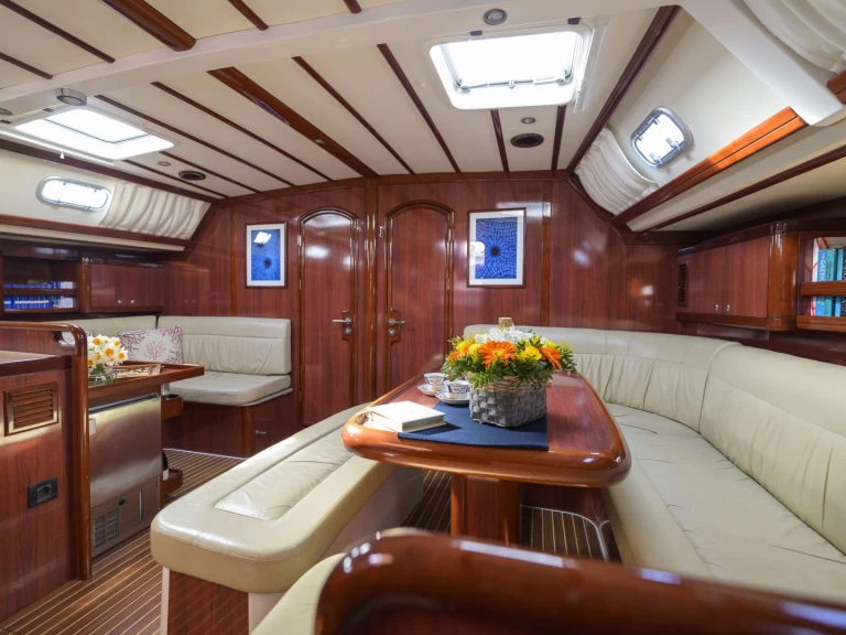Luxury Yacht for rent Athens at the best price