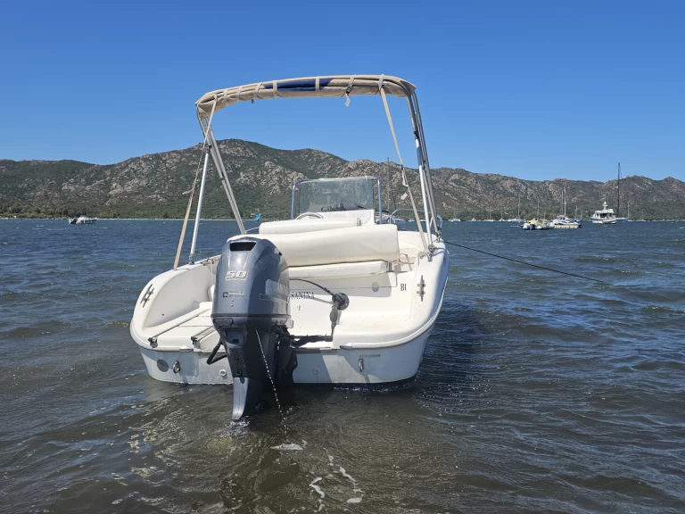 Bareboat Rental Motorboat Sessa Marine with a boat licence