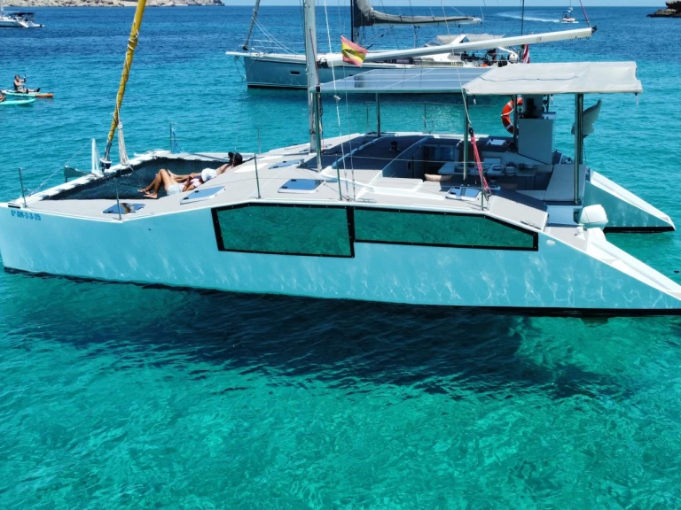 Rent a Multicap-Caraibes Punch 1200 Playa de Talamanca