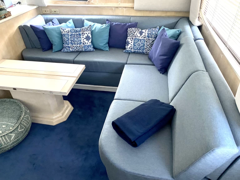 Yacht charter Serifos cheap Hatteras 50 Convertible