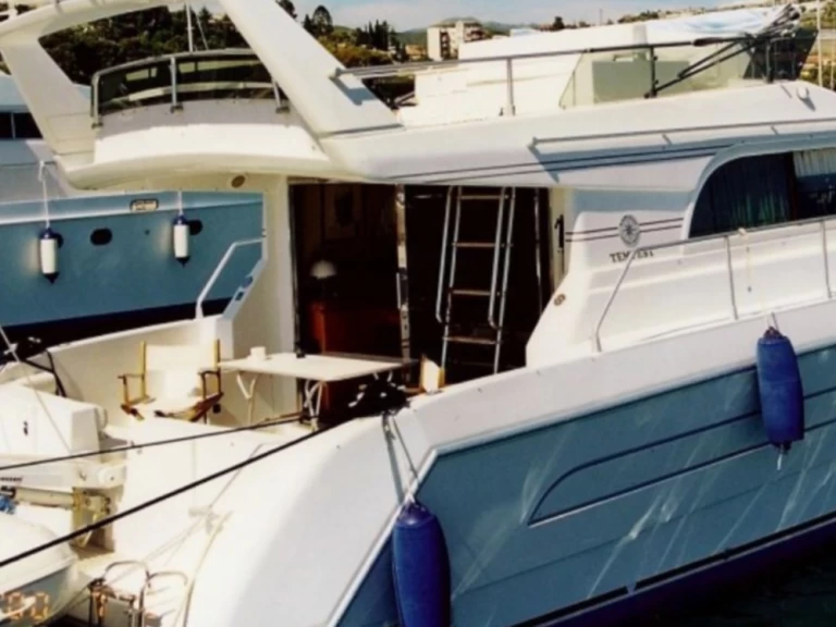 Bareboat Rental Motorboat Raffaelli with a boat licence