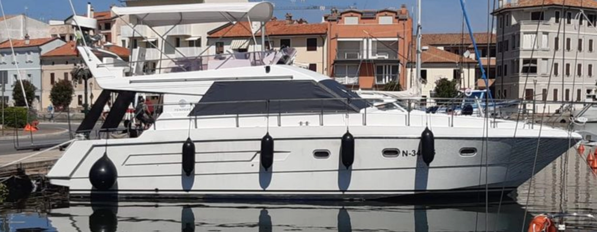 Raffaelli Tempest fly 43 in Siracusa on SamBoat