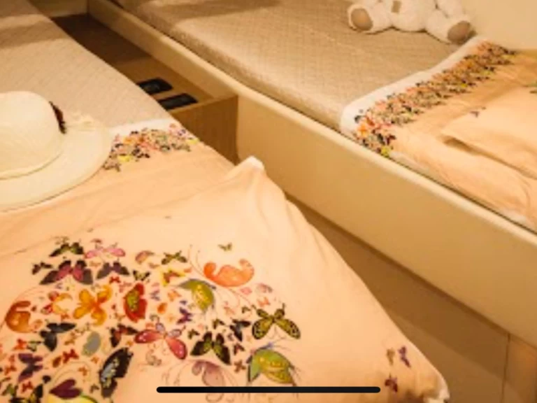 Luxury Yacht rental with or without captain Pershing Porto di Salerno