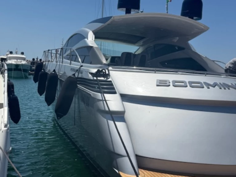 Boat rental Pershing Pershing 56 HT in Porto di Salerno on Samboat