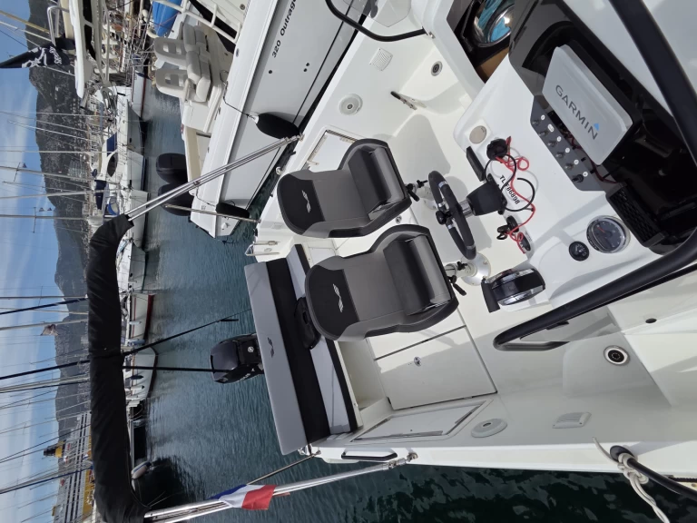 Yacht charter Toulon cheap Flyer Serie 8