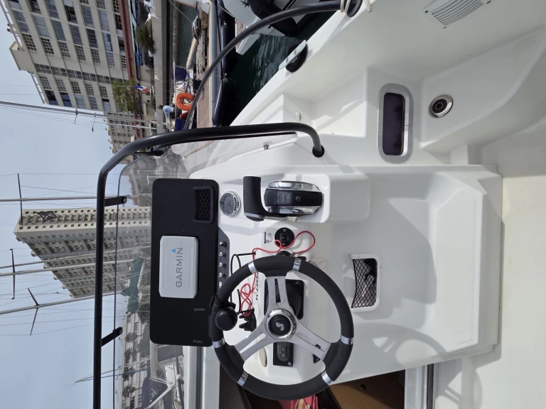 Boat rental Bénéteau Flyer Serie 8 in Toulon on Samboat