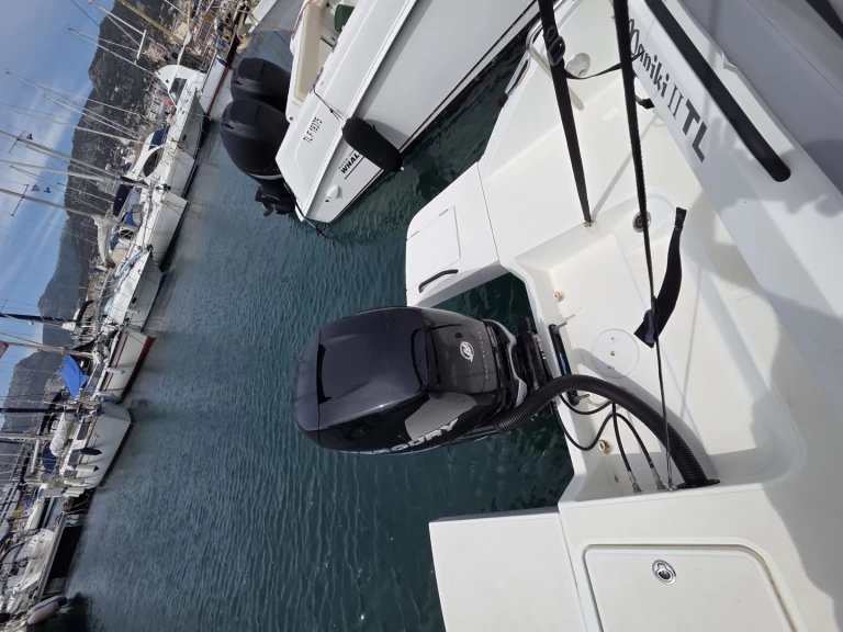 Motorboat rental with or without captain Bénéteau Toulon