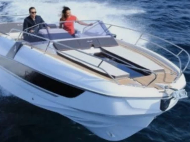 Motorboat for rent Toulon at the best price