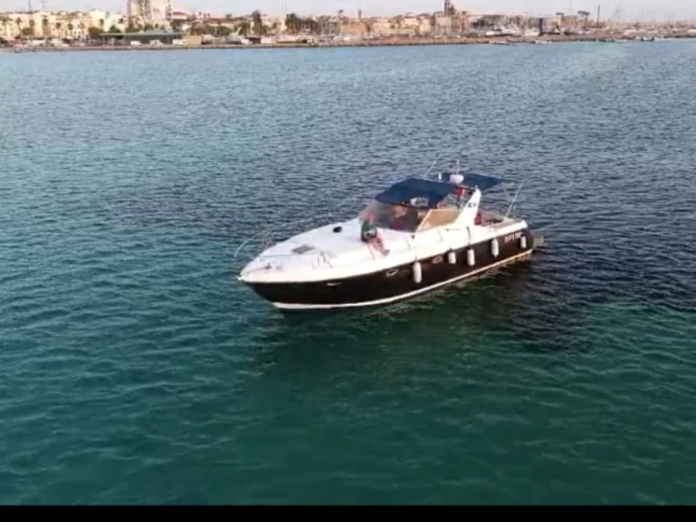 Boat rental Azimut AZIMUT 38 in Alghero on Samboat