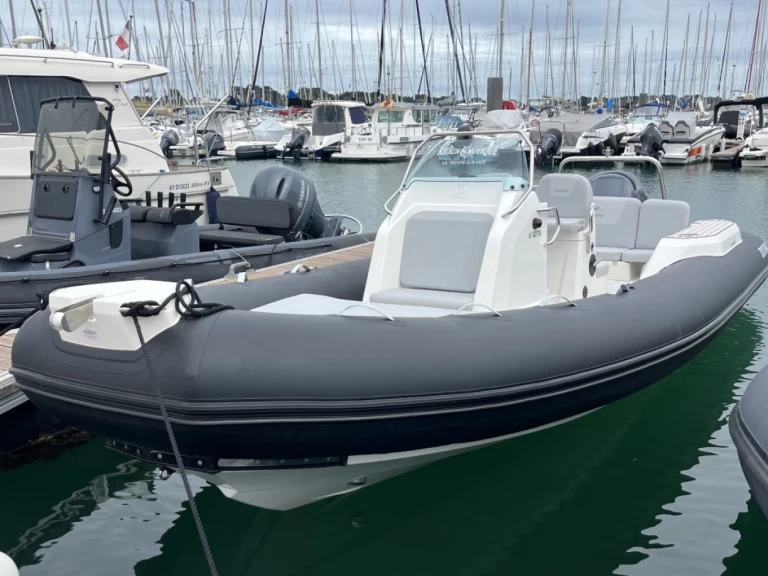 Rent a Zodiac Medline 7.5 La Trinité-sur-Mer