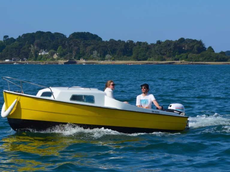 Lanaverre MEHNIR 475 charter bareboat or captained in  Arradon