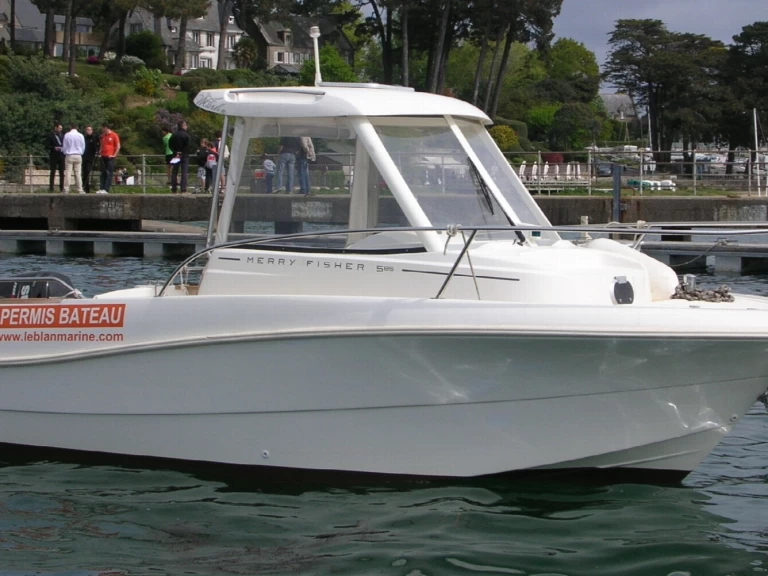 Motorboat for rent Arradon at the best price