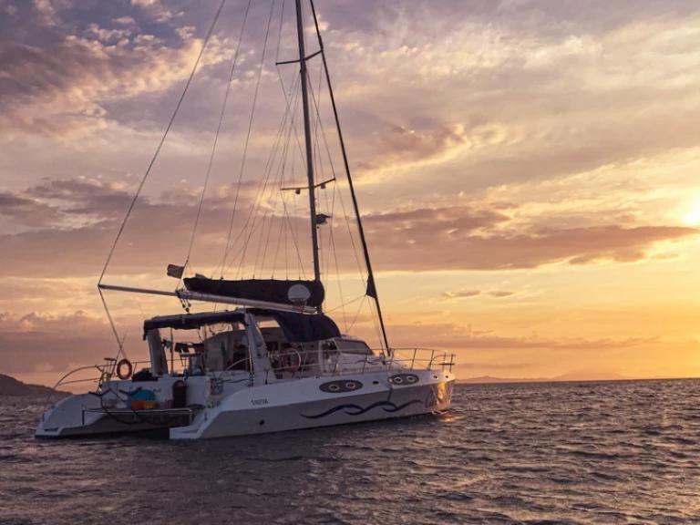 Rent a Royal Cape Majestic 53 Hell-Ville