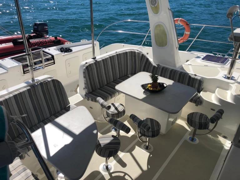 Yacht charter Hell-Ville cheap Majestic 53