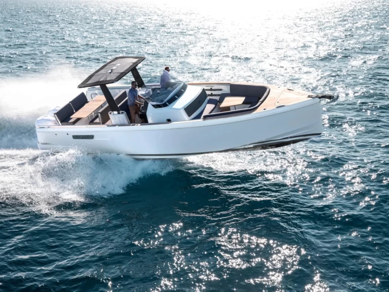 Boat rental Pardo Yachts 36 in Golfe-Juan on Samboat