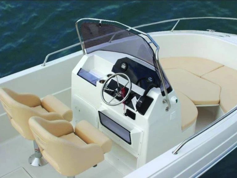 Sea game 250 cc in Marina El Portet de Dénia on SamBoat