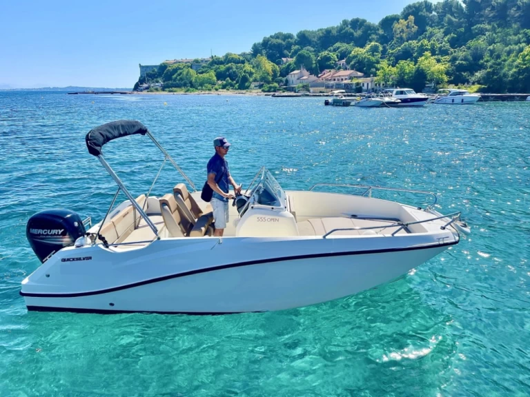 Motorboat rental in Luka Sukošan - Quicksilver Activ 555 Open