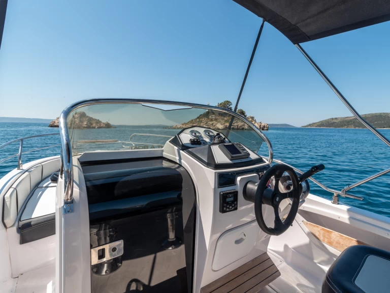 Bareboat Rental Motorboat  with a boat licence