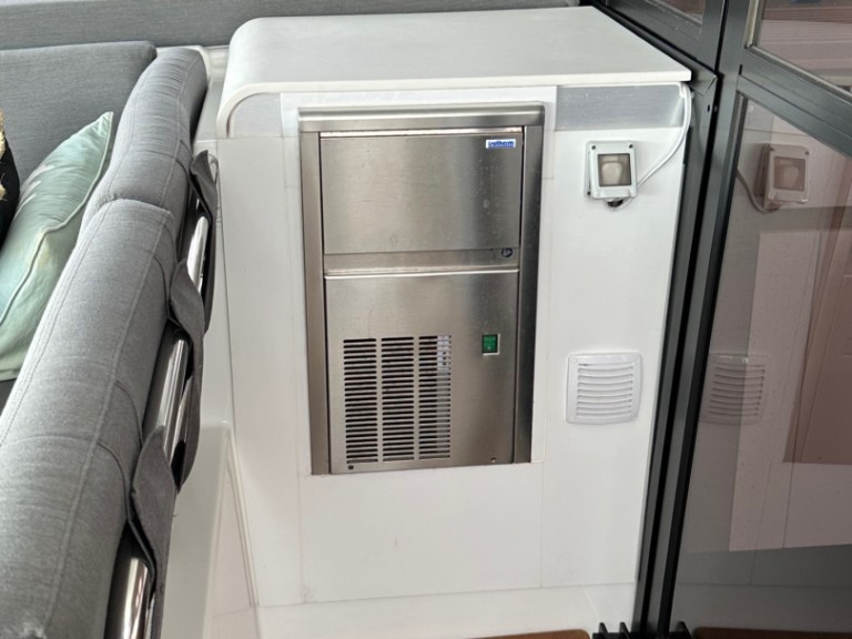 Bareboat Rental Catamaran Fountaine Pajot with a boat licence