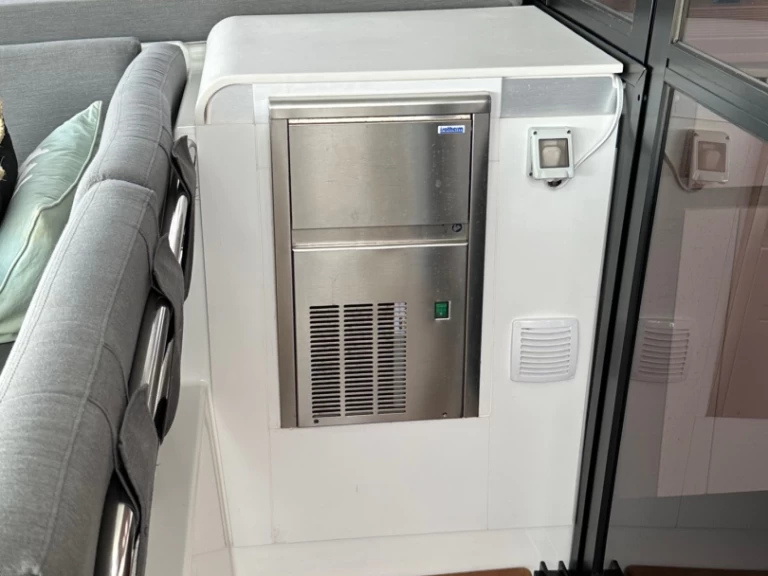 Bareboat Rental Catamaran Fountaine Pajot with a boat licence