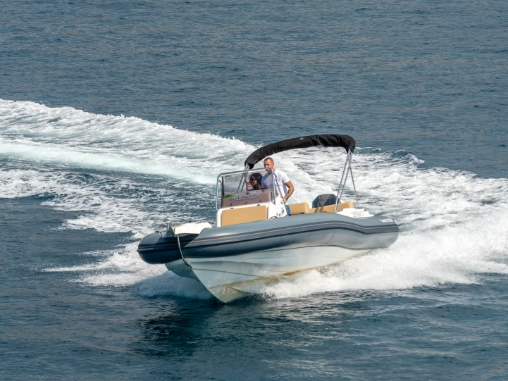 Motorboat for rent Trogir at the best price