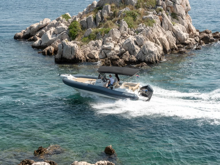 Marlin Boat MARLIN 790 DYNAMIC charter bareboat or captained in  Trogir