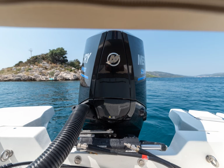 Marlin Boat MARLIN 790 DYNAMIC in Trogir on SamBoat