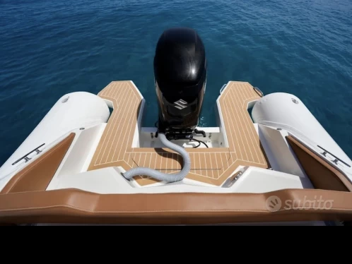 Qmax 26 Juniorboat  in Vulcano on SamBoat