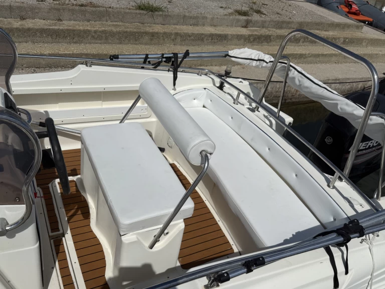 Rent a Ranieri Millennium 18.20 Carnon-Plage