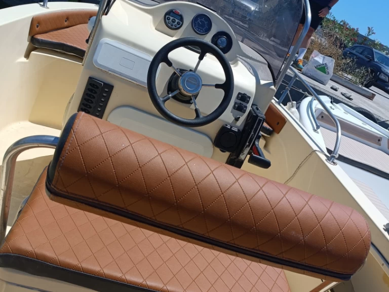 Athrakiboats Macedonia 4.85 in Néa Moudhaniá on SamBoat