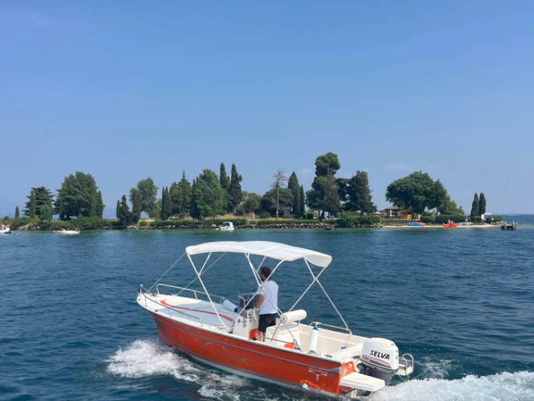 Venere Relax in Manerba del Garda on SamBoat