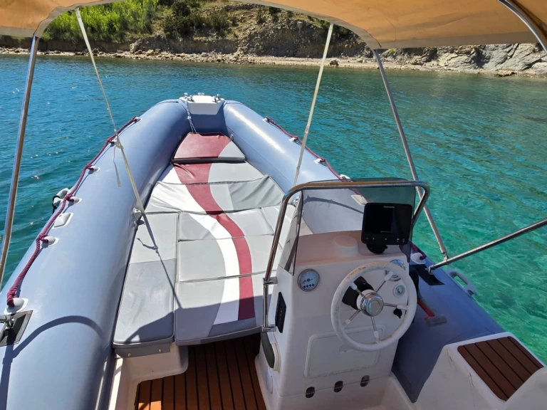 Rent a Novomar NM630 Novalja