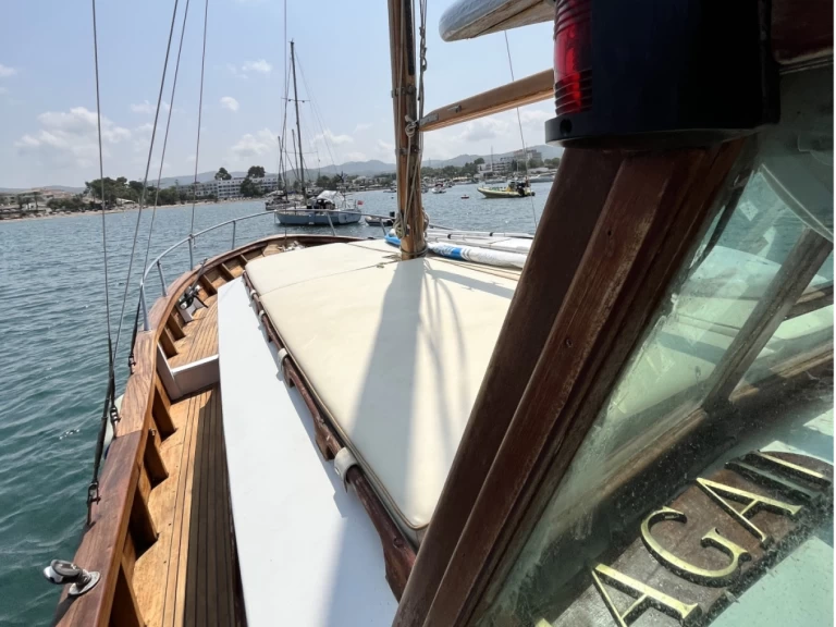Sailboat rental in Sant Antoni de Portmany - Cantiere Di Pinto Antonio Motoverelo