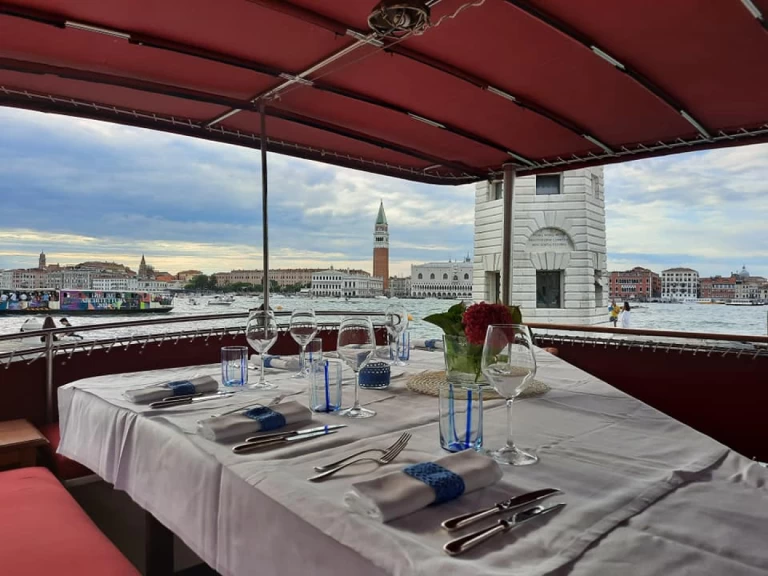 Bareboat Rental Motorboat De Poli with a boat licence