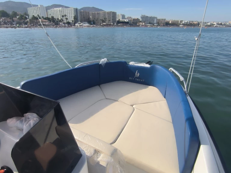Rent a Bey Yacht 18 Puerto Marina Benalmadena