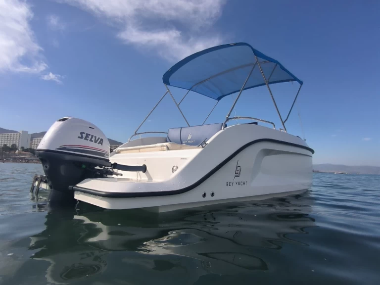 Yacht charter Puerto Marina Benalmadena cheap 18