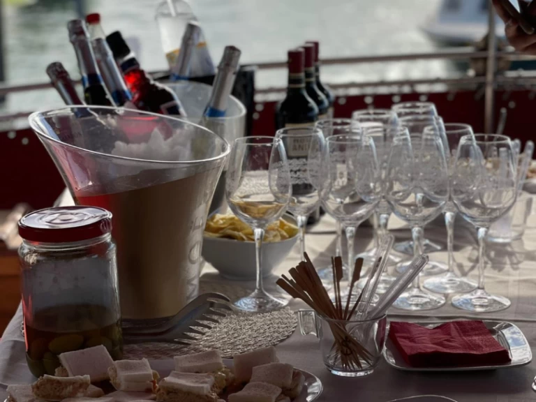 Motorboat for rent Venice at the best price