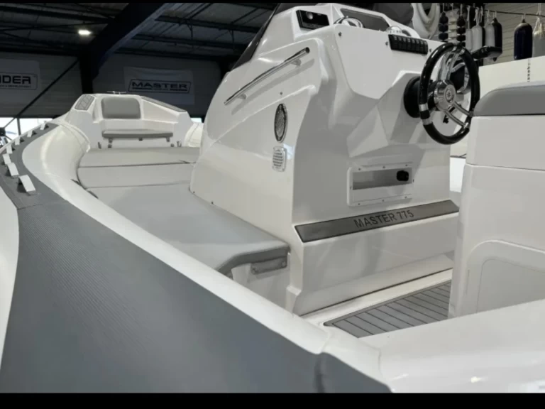 Boat rental Master Master 775 in Sète on Samboat