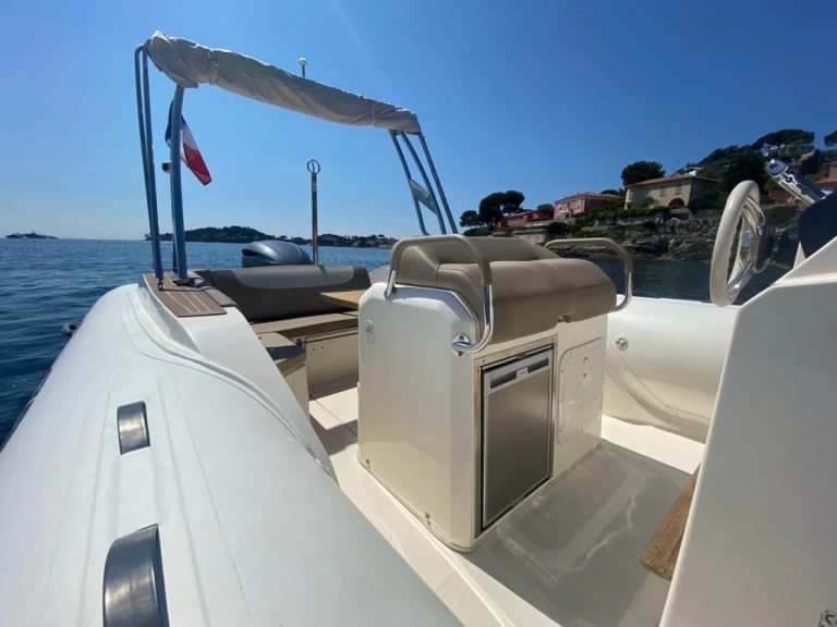 Capelli Tempest 775 in Antibes on SamBoat