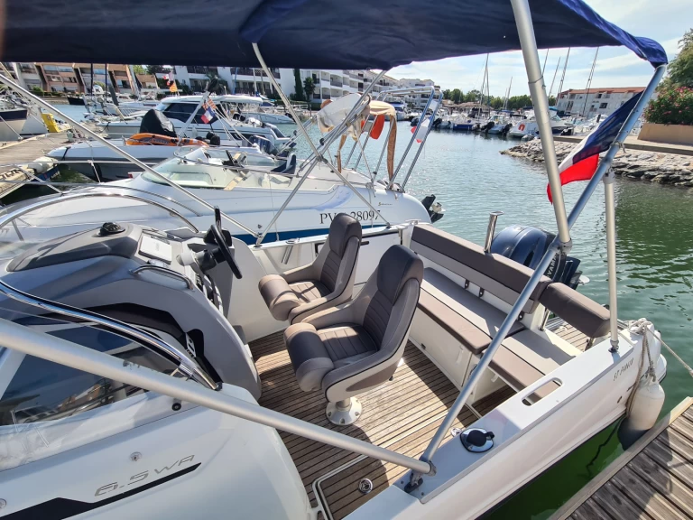 Bareboat Rental Motorboat Jeanneau with a boat licence
